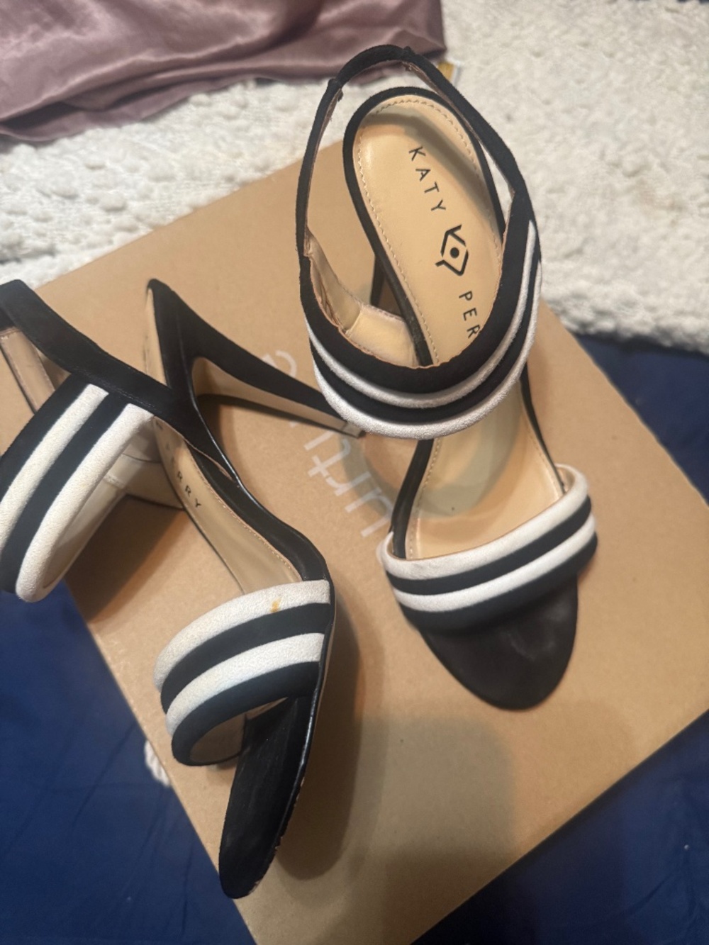 Heel - Picture 1 of 2